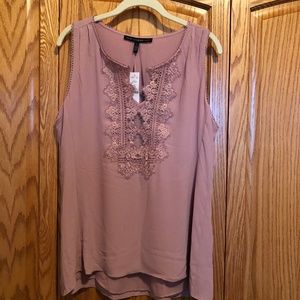 NWT WHITE HOUSE BLACK MARKET PINK LACE TOP SZ L